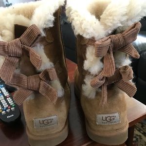 Bailey bow uggs